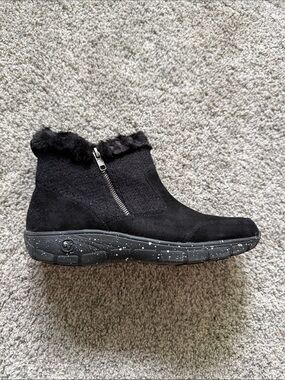 comfortview Black Faux-Fur Trim Slip-On Ankle Bootie with Side Zip